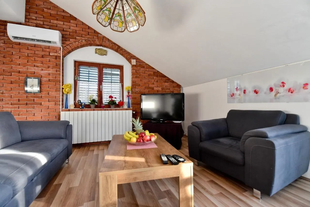 Holiday home Sime Vacation House Villa Polaca